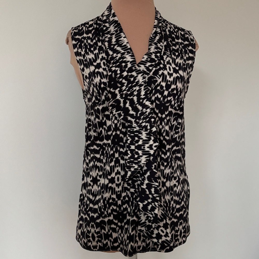 ETRO Black White Ikat Print Ruffled V-Neck Silk Sleeveless Blouse EUC IT 40 US 4